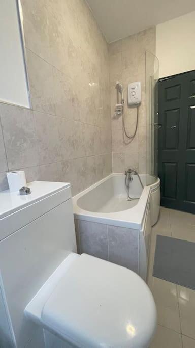 Suite 1- Luxury 1 Bed Apt- Leicester City- Free Parking Bagian luar foto